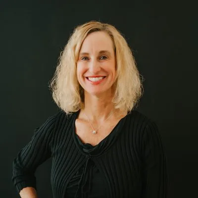 Lisa Greaves
